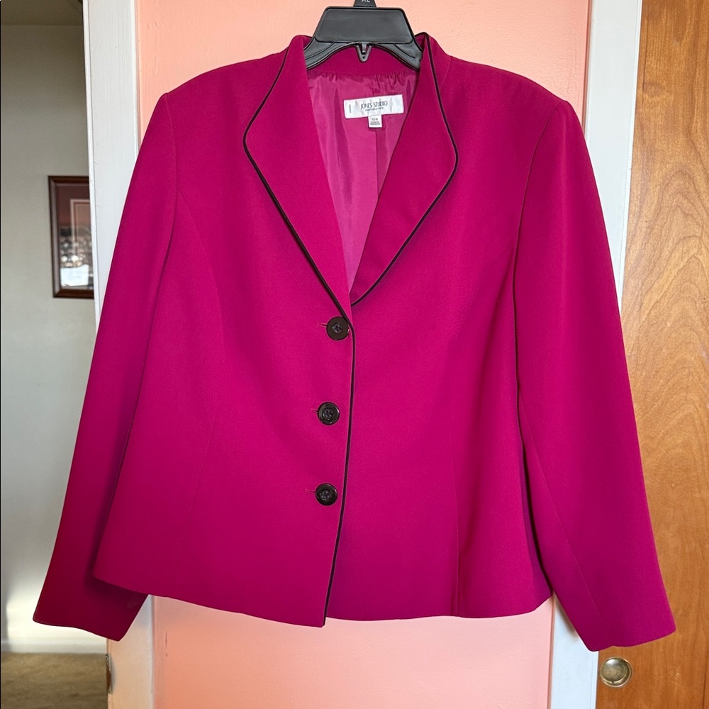 Jones Studio Fuchsia Blazer with Black Accents